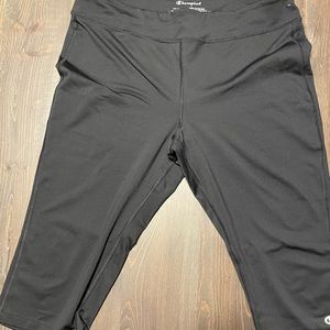 Women’s Champion Capris, Size XL